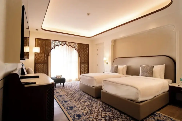 Standard Twin room with balcony