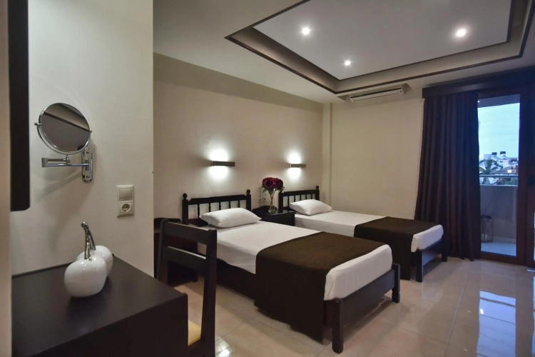 24 Seven Boutique Hotel