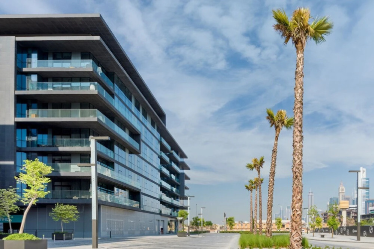 1 BR Huge Balcony 2nd Fl City Walk B1