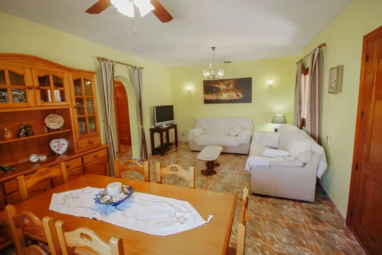 3 Bedrooms Villa
