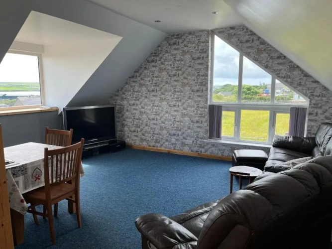 3 Bedrooms Apartment