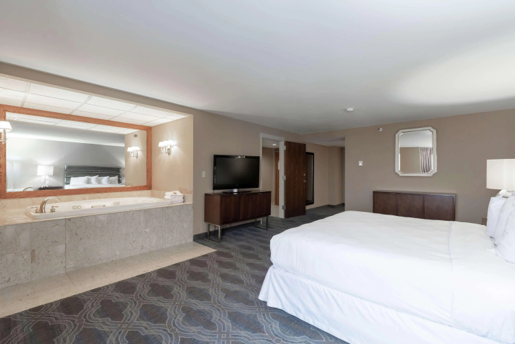 Doubletree by Hilton Bloomington - Minneapolis South