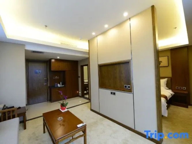 Deluxe Suite