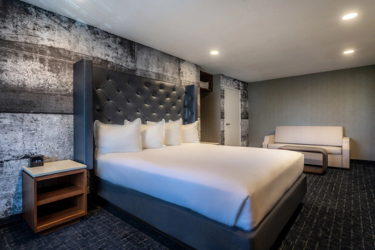 Anaheim Camelot Inn & Suites