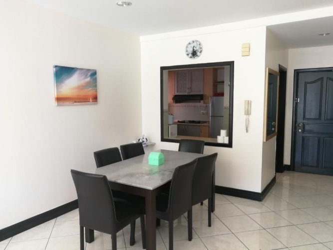 3 Bedrooms Apartment