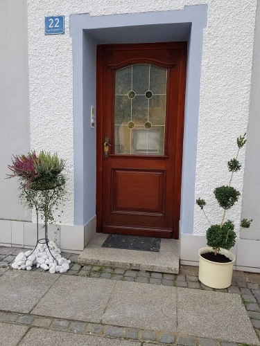 5 Bedrooms Business Cottage