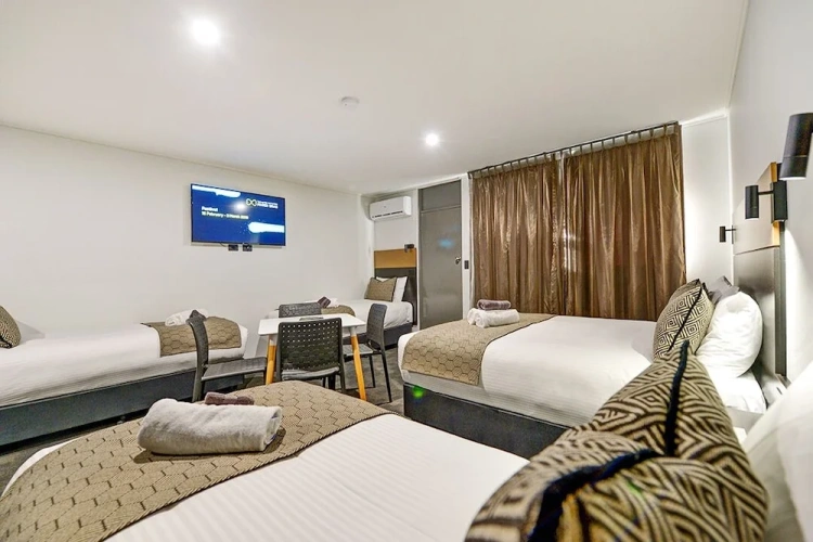 Standard Family room with park view