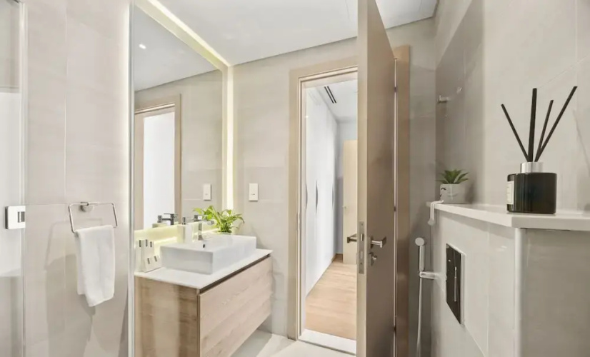 Blossoming 1BR Walk to Dubai Mall & Pool