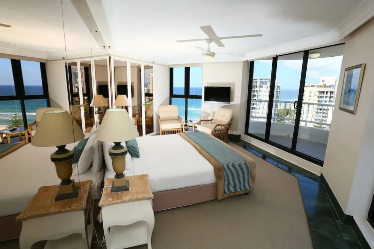 3 Bedrooms Apartment with balcony