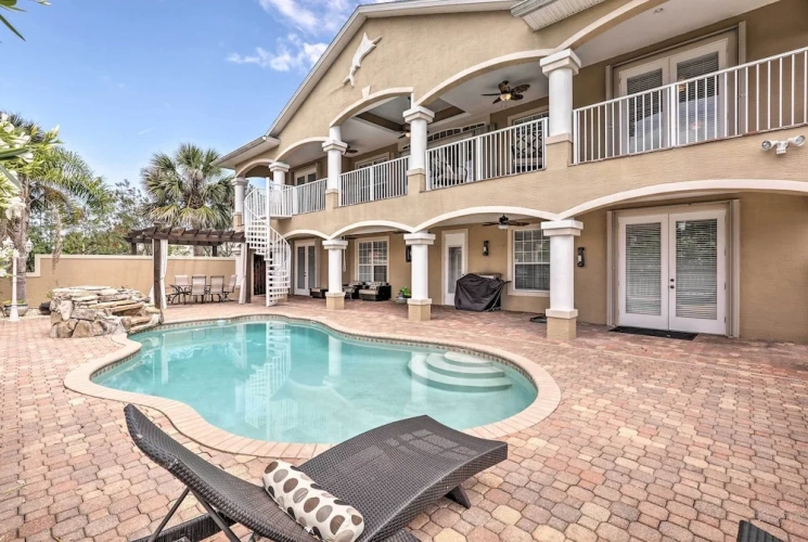 5 Bedrooms Cottage with balcony