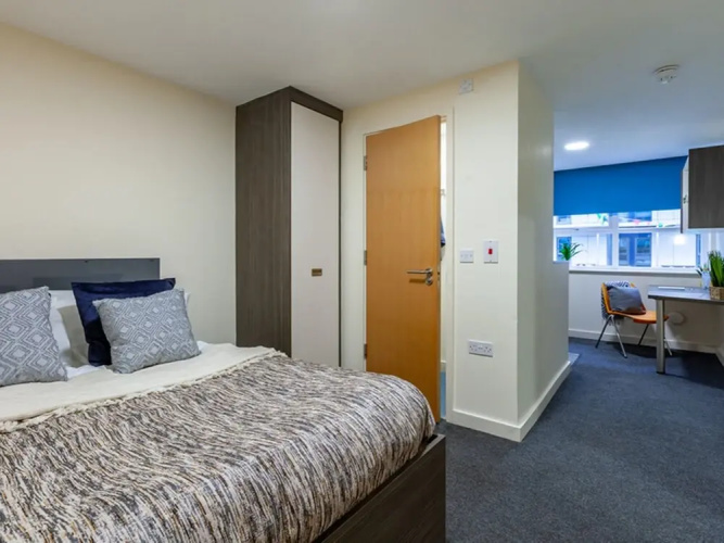 Rooms & Studios for STUDENTS Only BOLTON