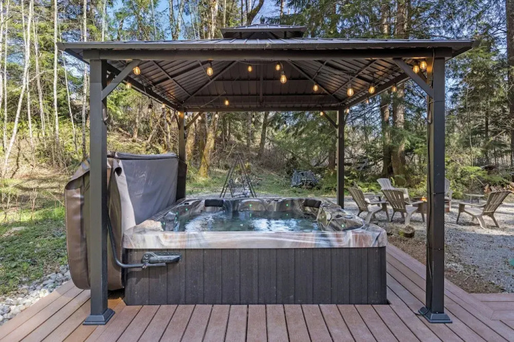 Hikers Haven w/ Hot Tub - Near Mt Rainier!