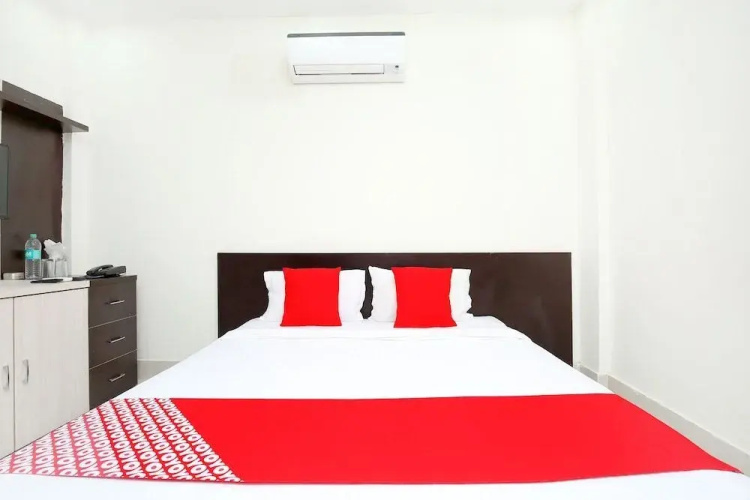 Hotel Grand Taj By OYO Rooms