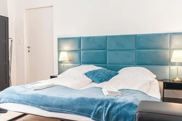 Charming 1BR Getaway Central Meidling