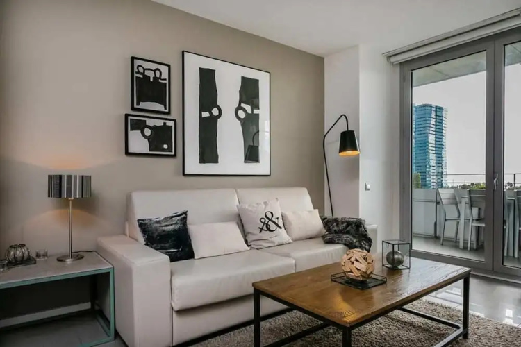 Stylish 2bed/2bath With Swimming Pool