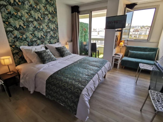 1 Bedroom Apartment