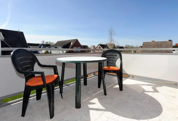 Apartment with balcony