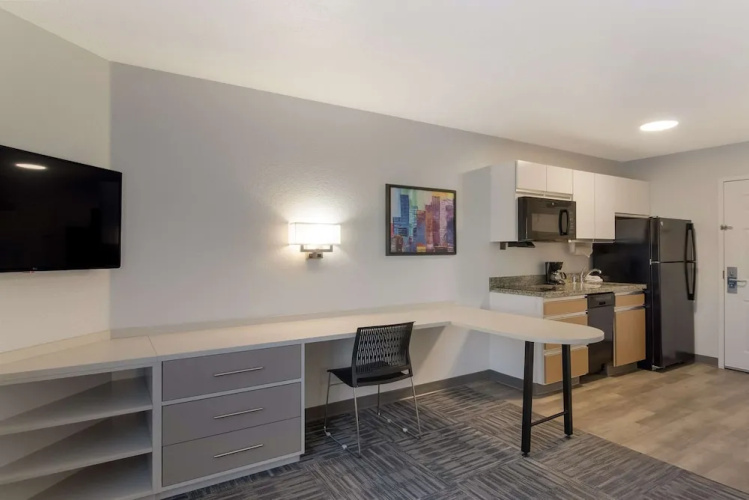Candlewood Suites Omaha