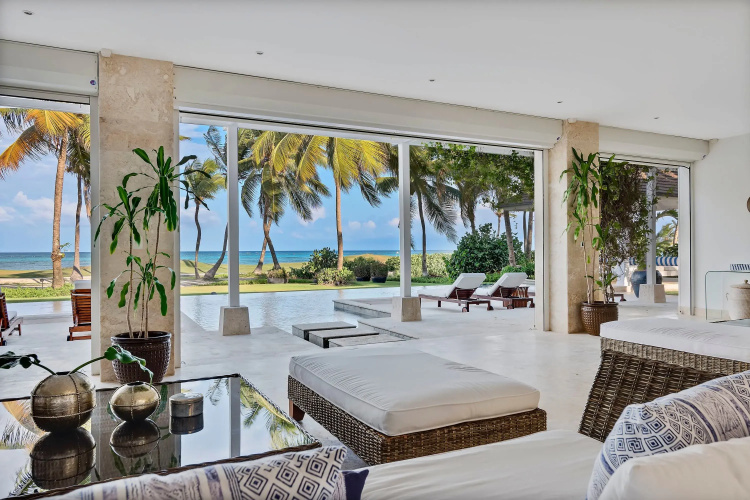 5BR Oceanfront Golf Estate w Pool Private Chef