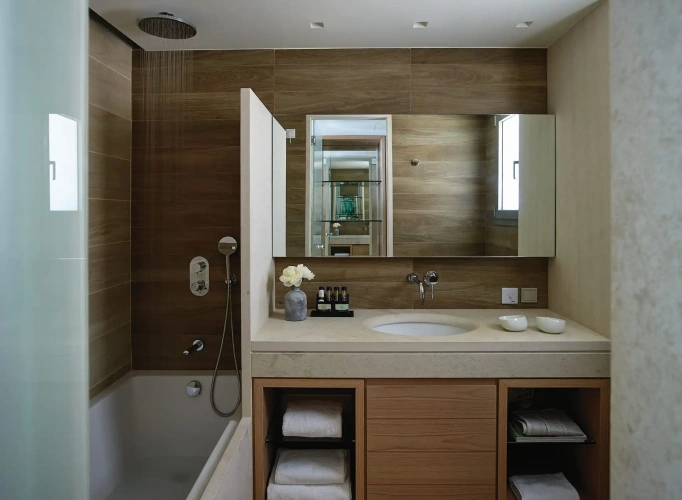 Deluxe Swim Up Double room with limited sea view