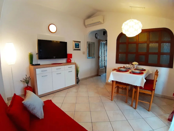 Apartments Zrinka