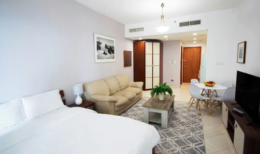 Key Host Crescent Tower - Image 7