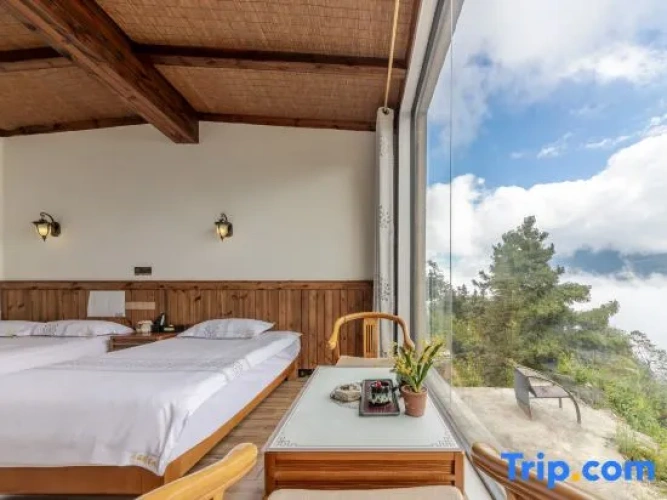Standard Family room with view
