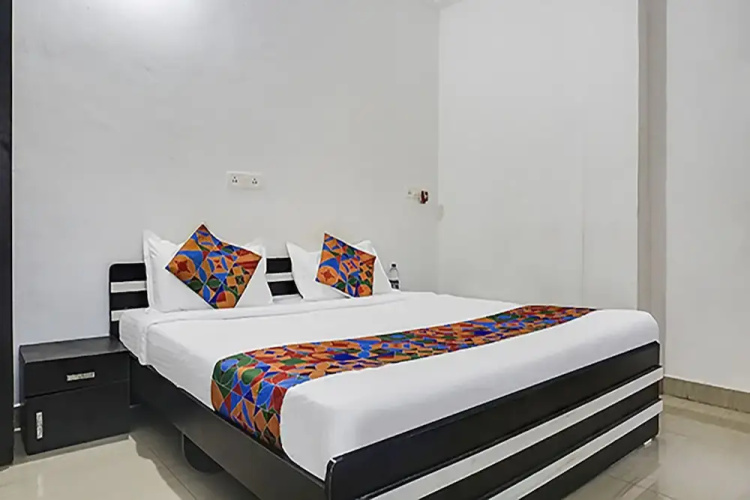 FabHotel Galaxy Airport Inn