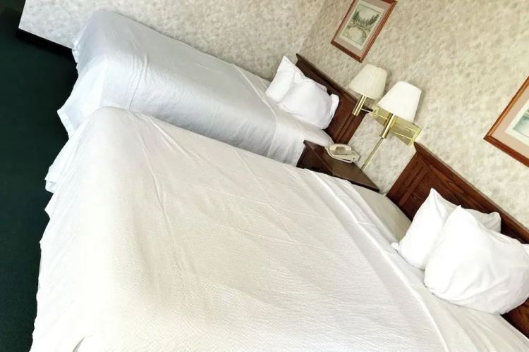 Blue Way Inn & Suites La Crosse