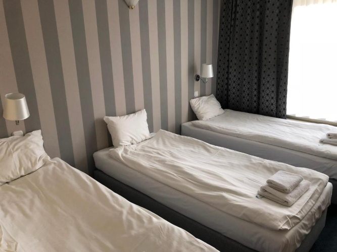 Standard Triple room