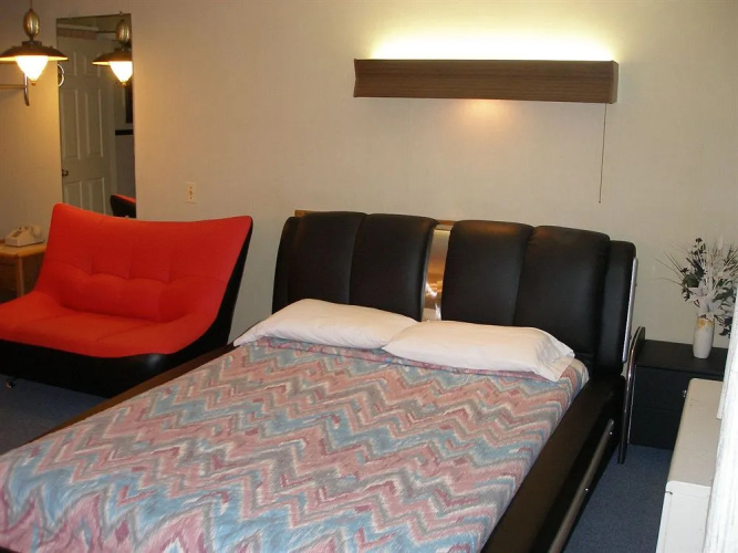 Driftwood Suites