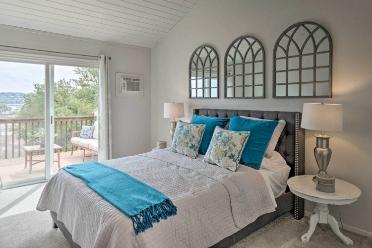 4 Bedrooms Apartment