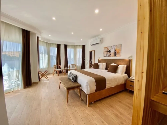1 Bedroom Suite with balcony and with river view