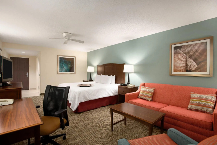 Hampton Inn & Suites Outer Banks/ Corolla