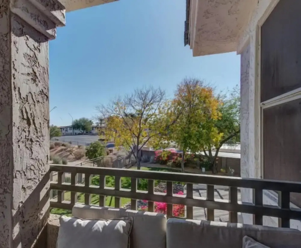 Scottsdale Condo Overlooking Golf Course