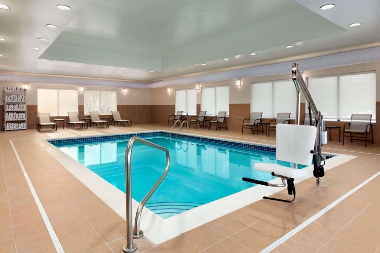 Hampton Inn Fairmont, WV photo 14