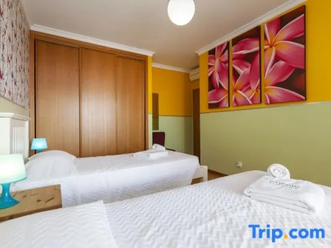 3 Bedrooms Apartment