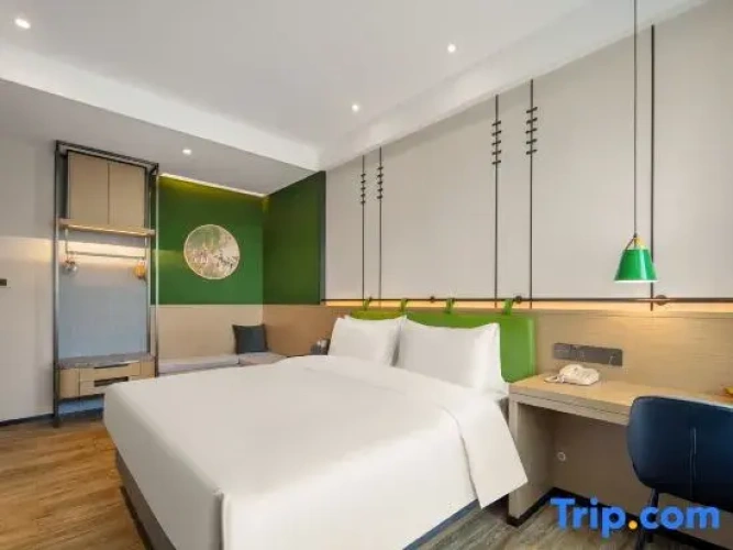 Standard Double room with street view
