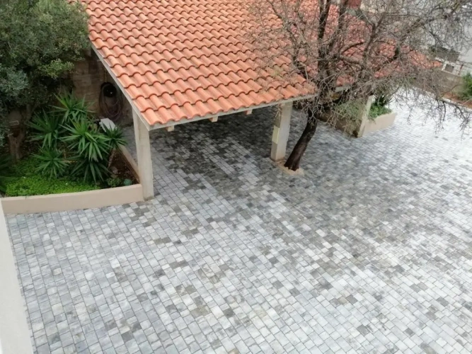 3 Bedrooms Apartment