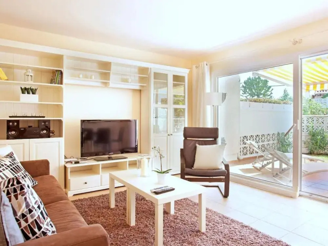 Belvilla by OYO Villa Costabellas