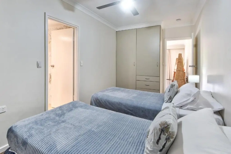 3 Bedrooms Apartment with sea view