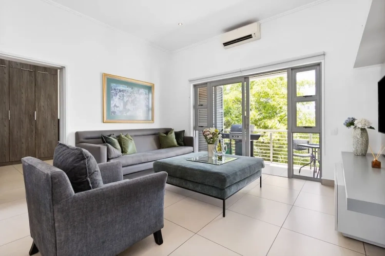 2 Bedrooms Apartment with balcony