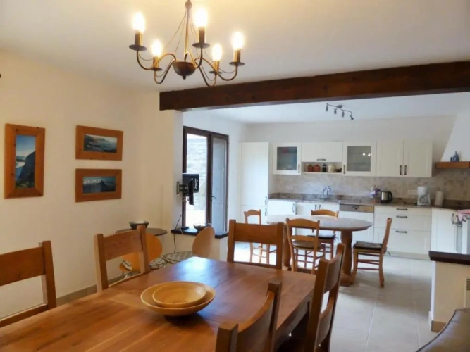4 Bedrooms Villa