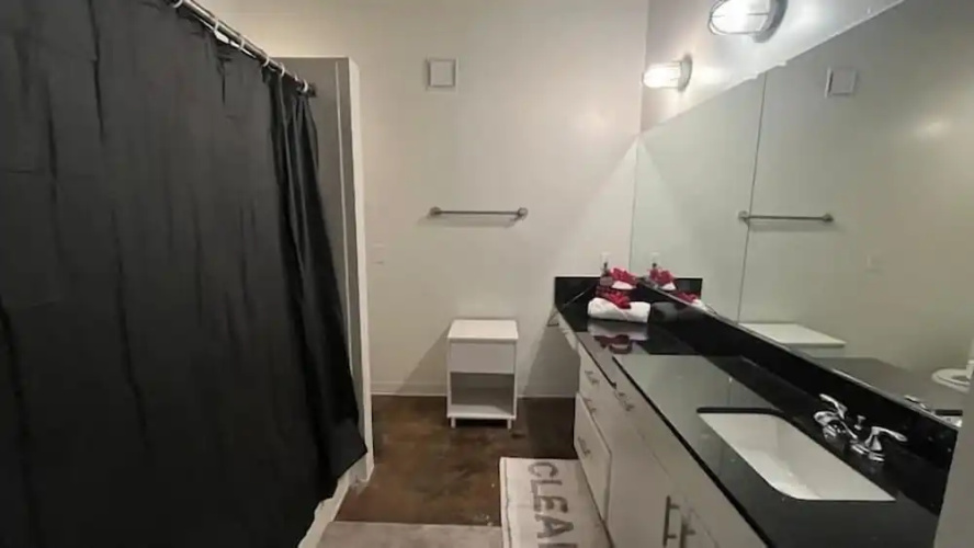 Artistico-Styled Studio Loft Sleeps 5