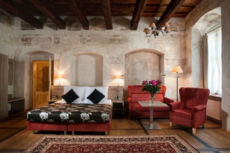 Deluxe Suite