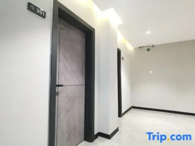Yangjiang Yaofeng Hotel