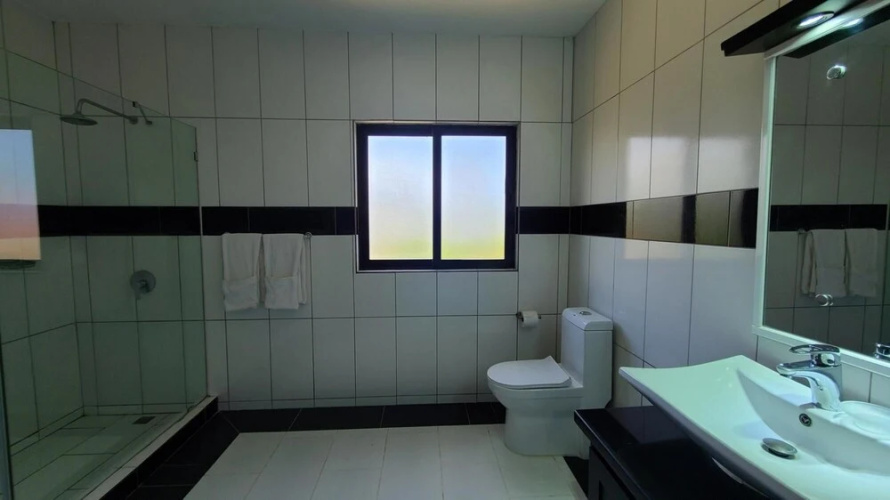 Modern Secluded Property With an Infinity Pool and Extremely Fast Wifi