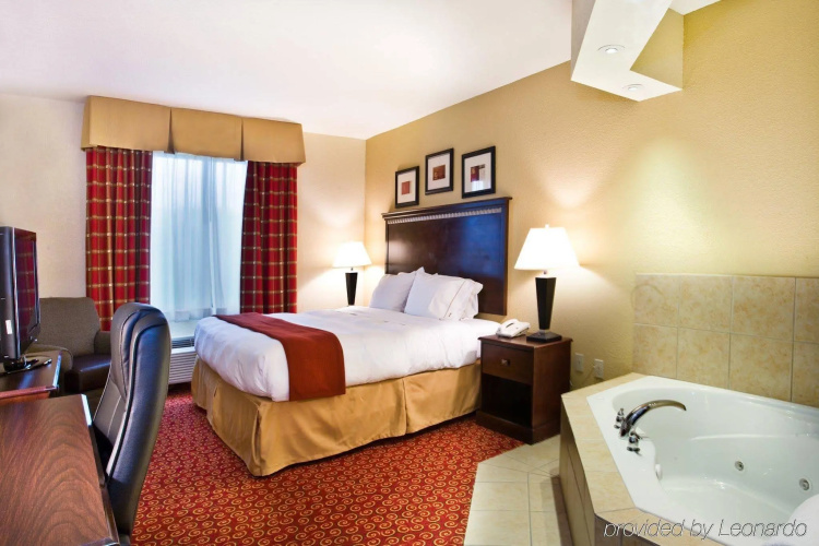 Holiday Inn Express Hotel & Suites Clewiston by IHG