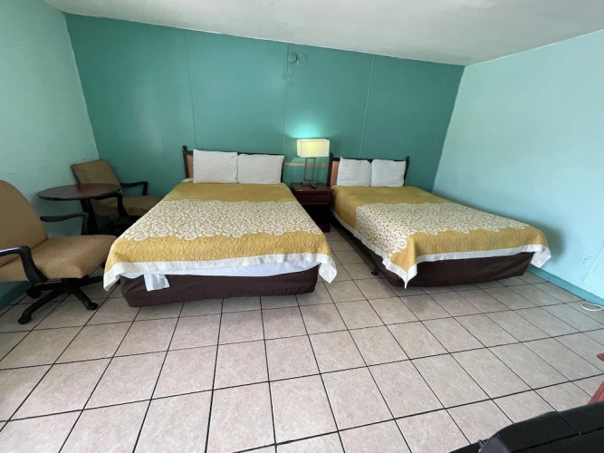 Lamplighter Inn