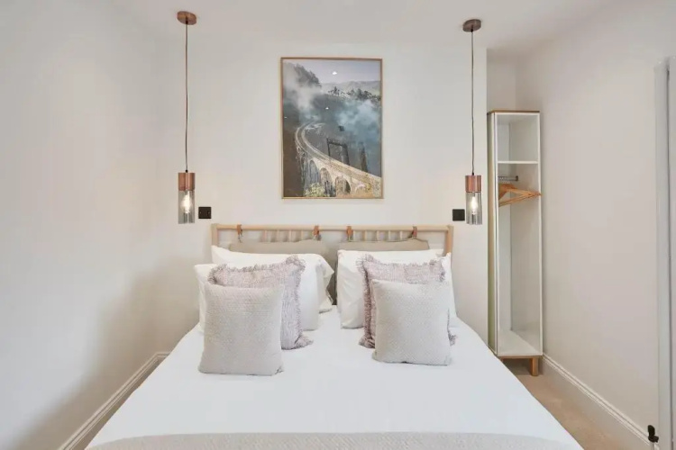 Host Stay Abbey Hus